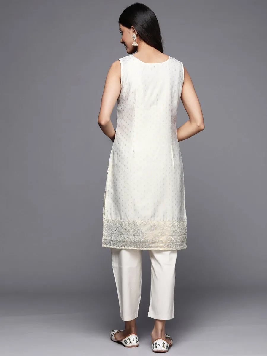 Ahalyaa Women Off White & Gold-Toned Geometric Printed Kurta