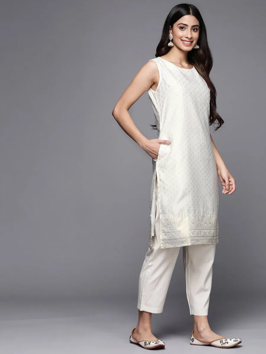 Ahalyaa Women Off White & Gold-Toned Geometric Printed Kurta