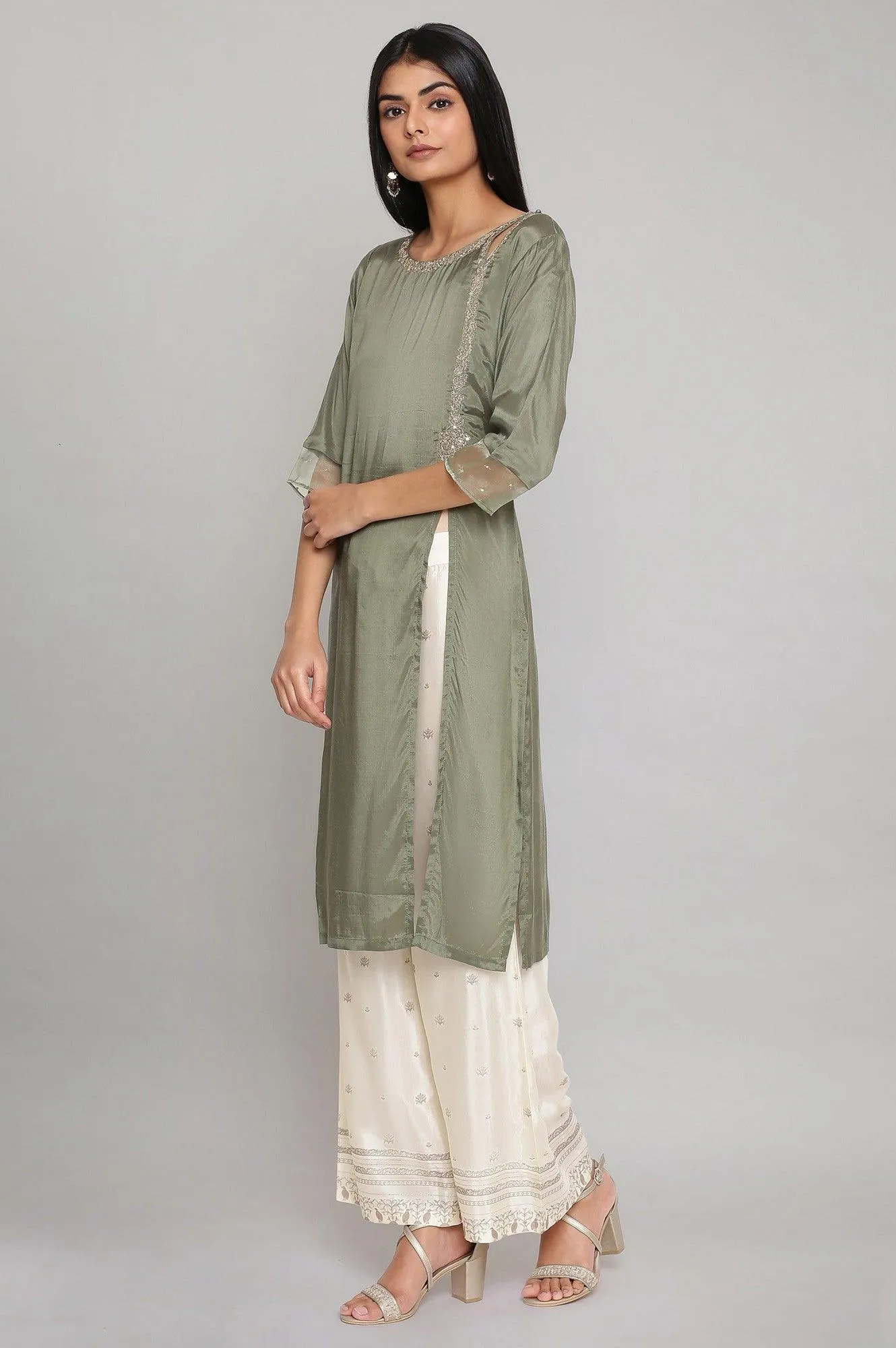 Green Embroidered kurta-Flared Pants Set
