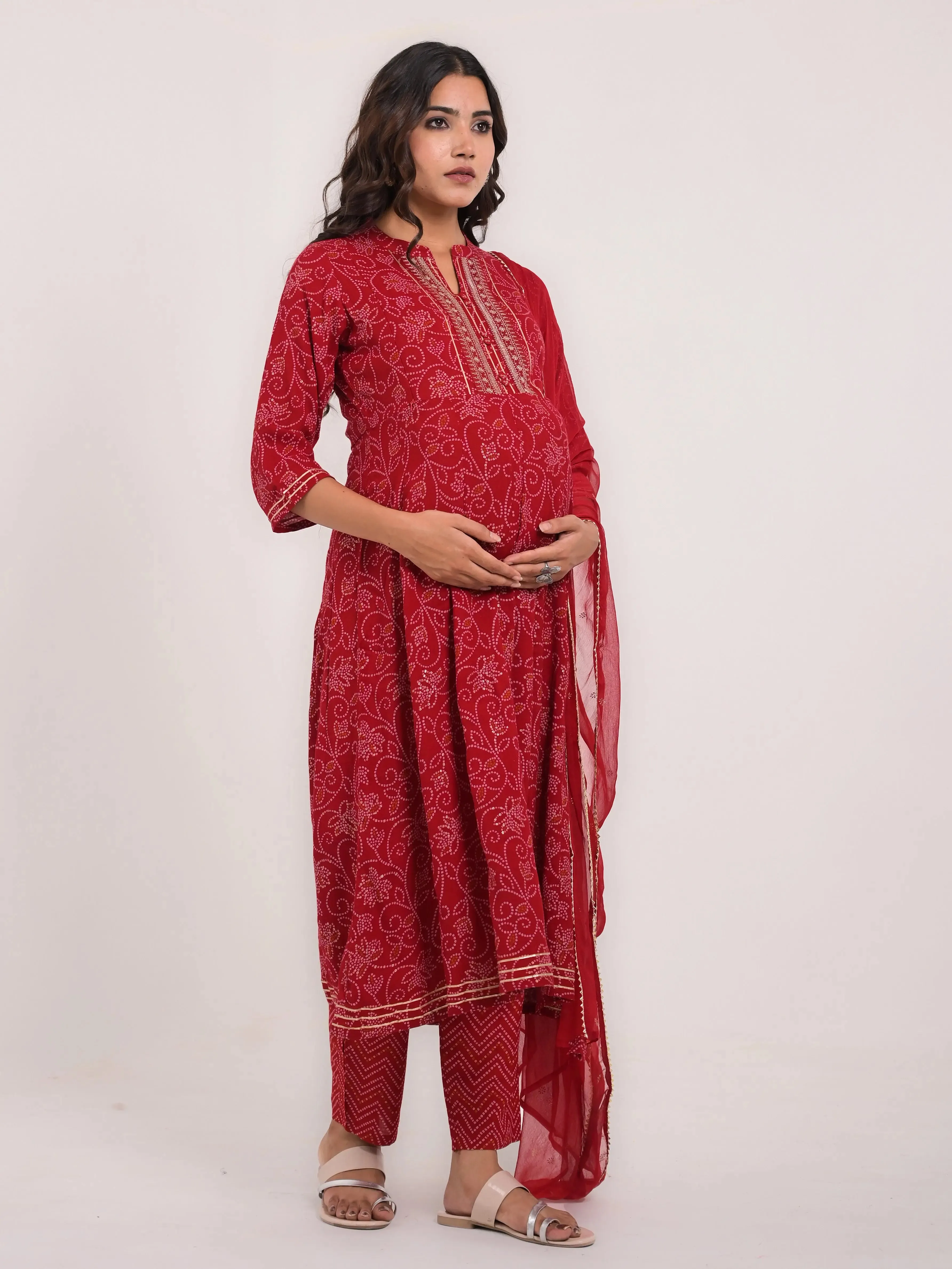 Mumzhug maslin embroided maternity and feeding purpose