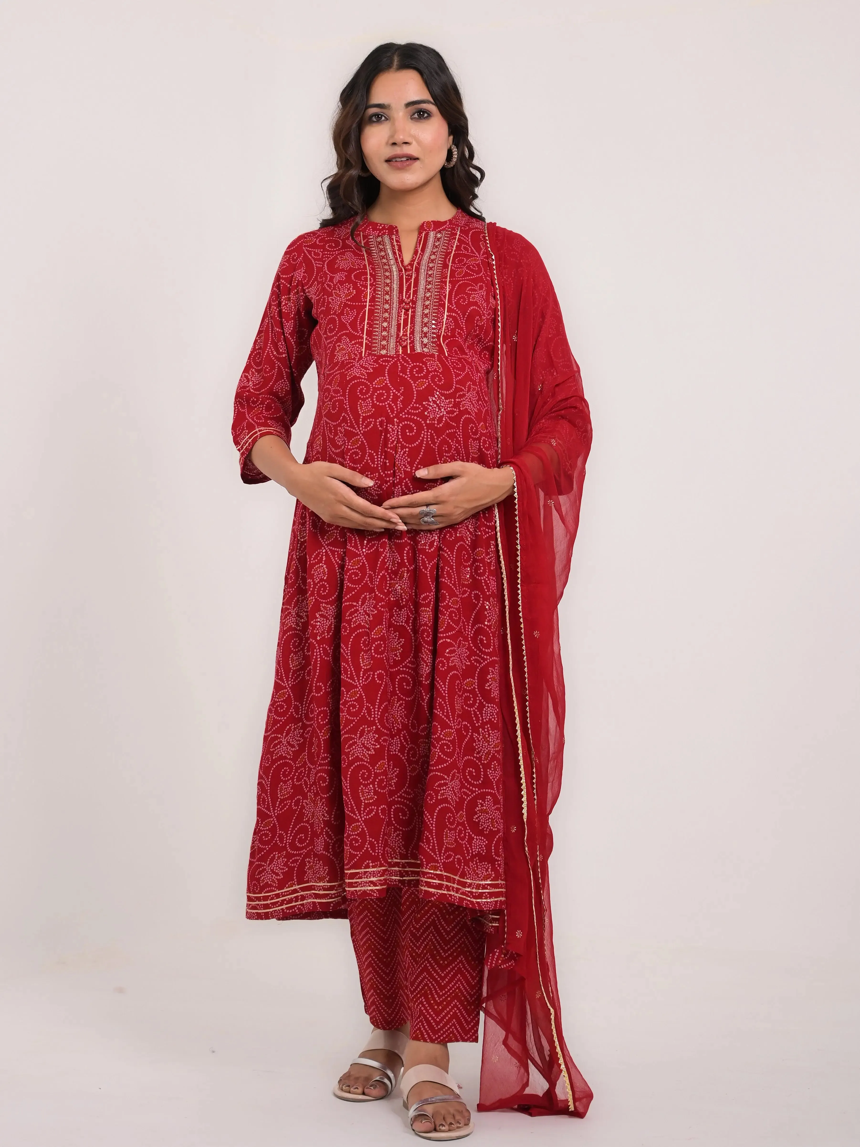Mumzhug maslin embroided maternity and feeding purpose