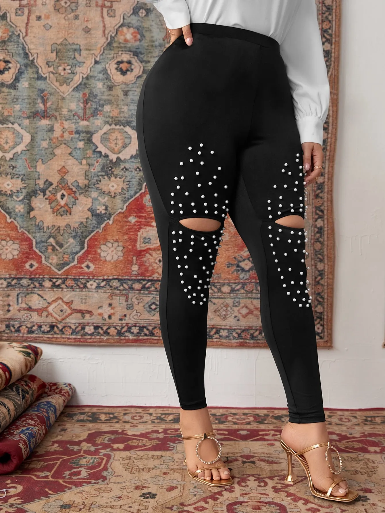 Plain Pearls Cropped Plus Size Leggings