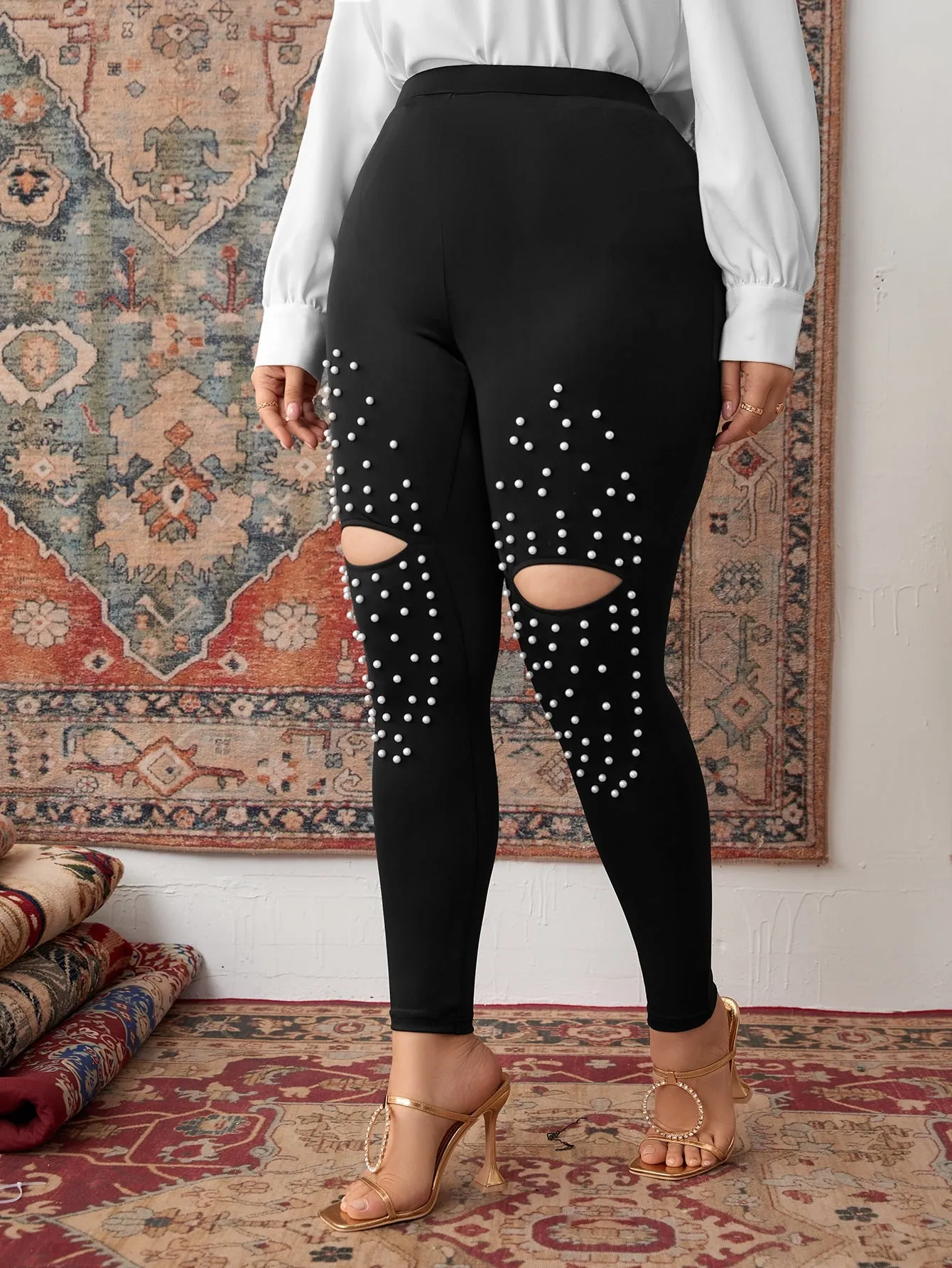 Plain Pearls Cropped Plus Size Leggings