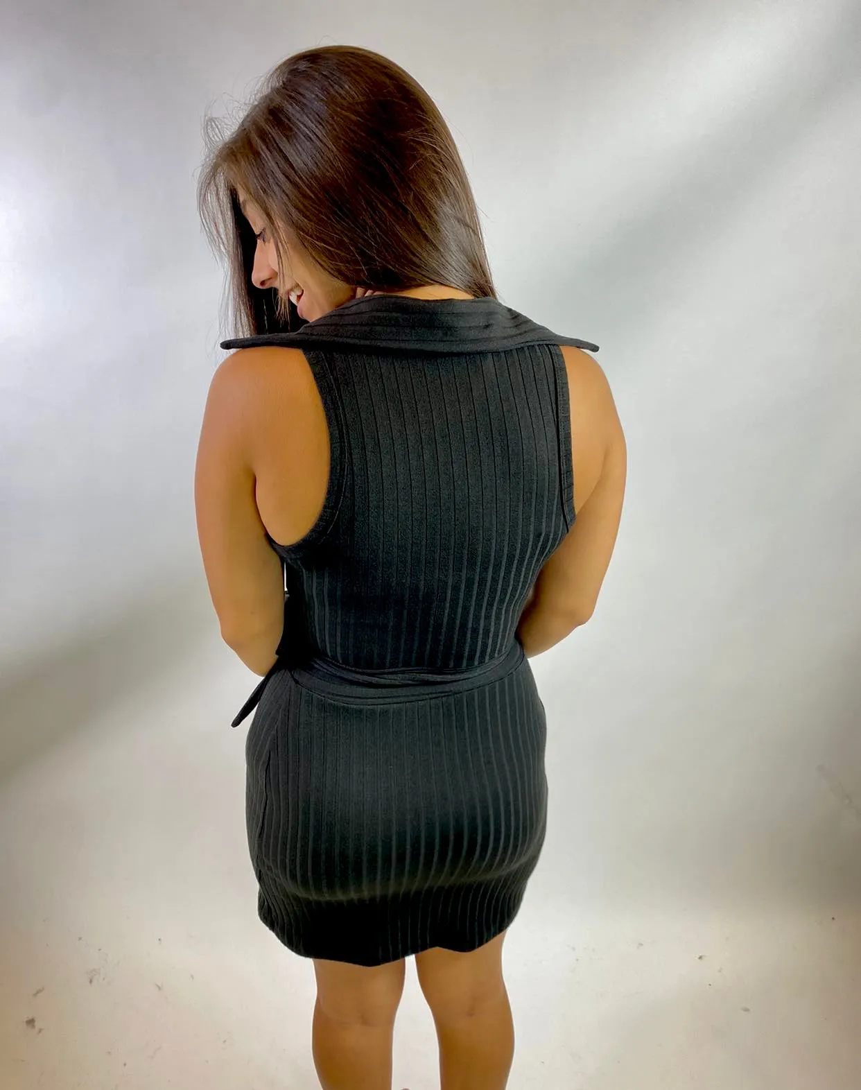 SLEEVELESS WRAP DRESS W/ SIDE TIE
