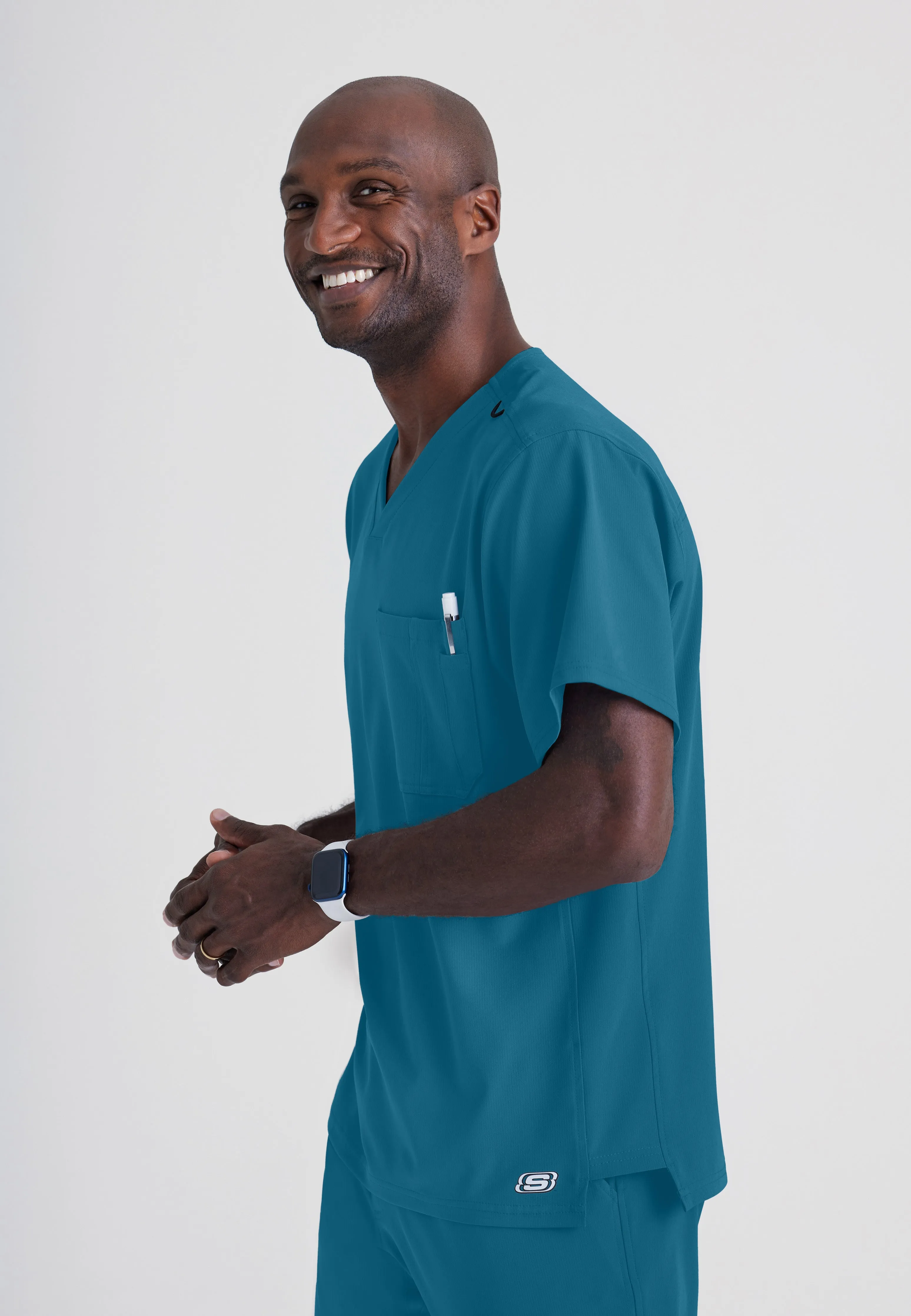 Structure 1-Pocket V-Neck Scrub Top