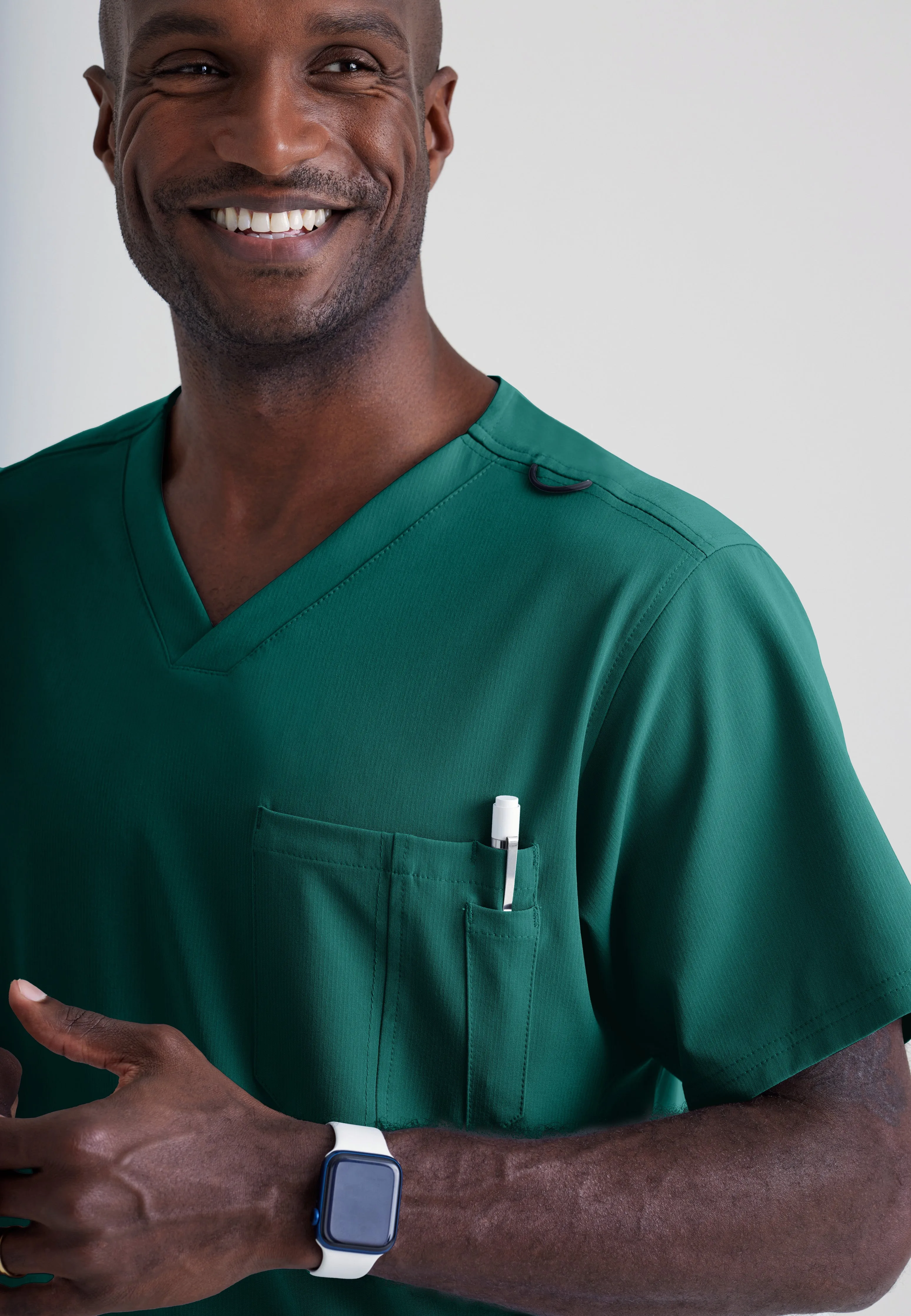 Structure 1-Pocket V-Neck Scrub Top